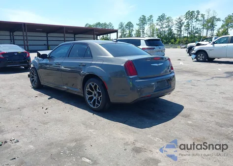 2016 Chrysler 300 из США, поврежденный, VIN 2C3CCABG1GH243377
